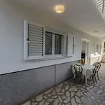 Apartamento Karmela *