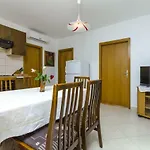 Karmela Apartamento *