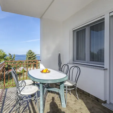 Apartament Karmela *