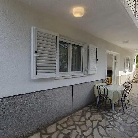 Apartment Karmela *