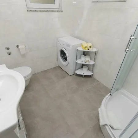 Karmela Apartment
